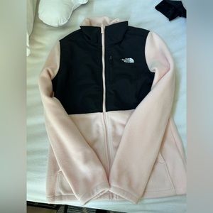 Women’s Small Northface Fleece. New w/o tags